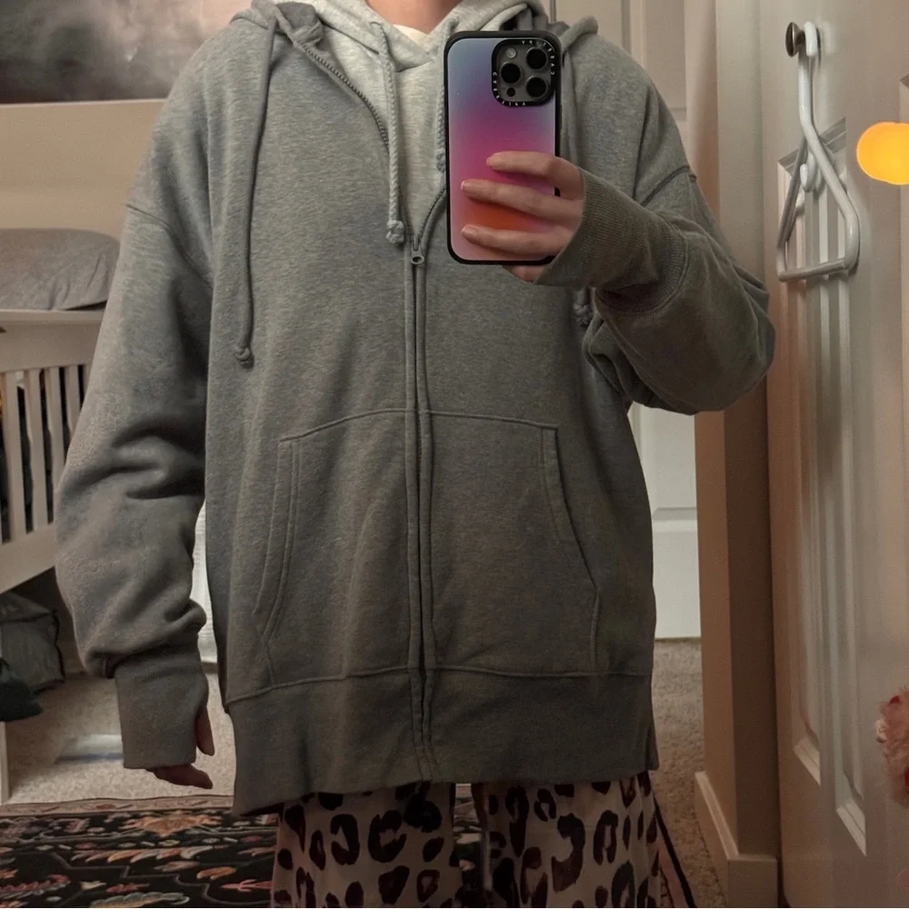 Wild Fable Oversized Soft Grey Zip-Up Hoodie - Picture 2 of 4